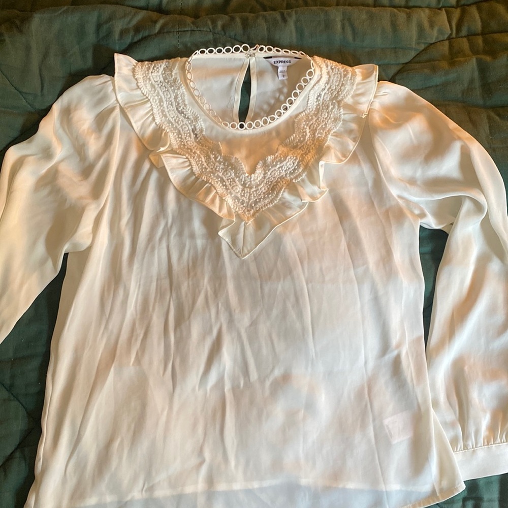 EUC express white high color embroidered blouse L